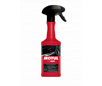 MOTUL Plastics Cleane. очистители полироль пластика  110156. 500 мл.